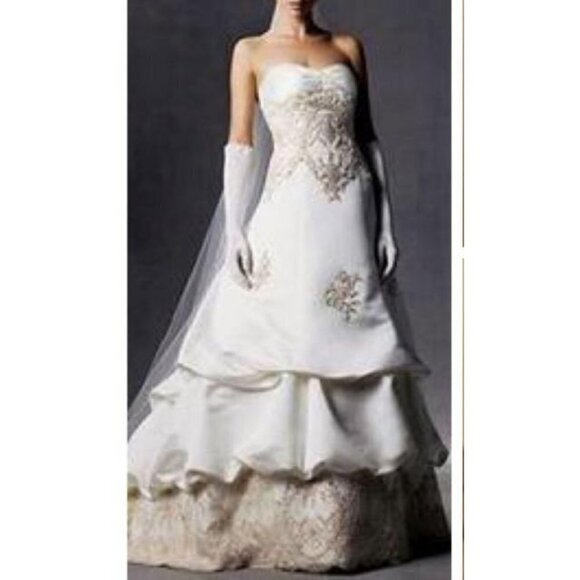 Oleg Cassini Women's Warm Ivory/Champagne Embellished Wedding Gown - 6 - Picture 1 of 16